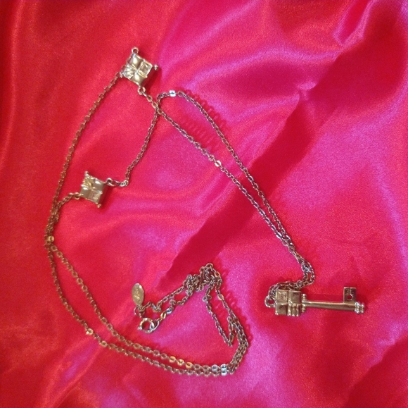 Luminess by Princess key necklace - Picture 1 of 9
